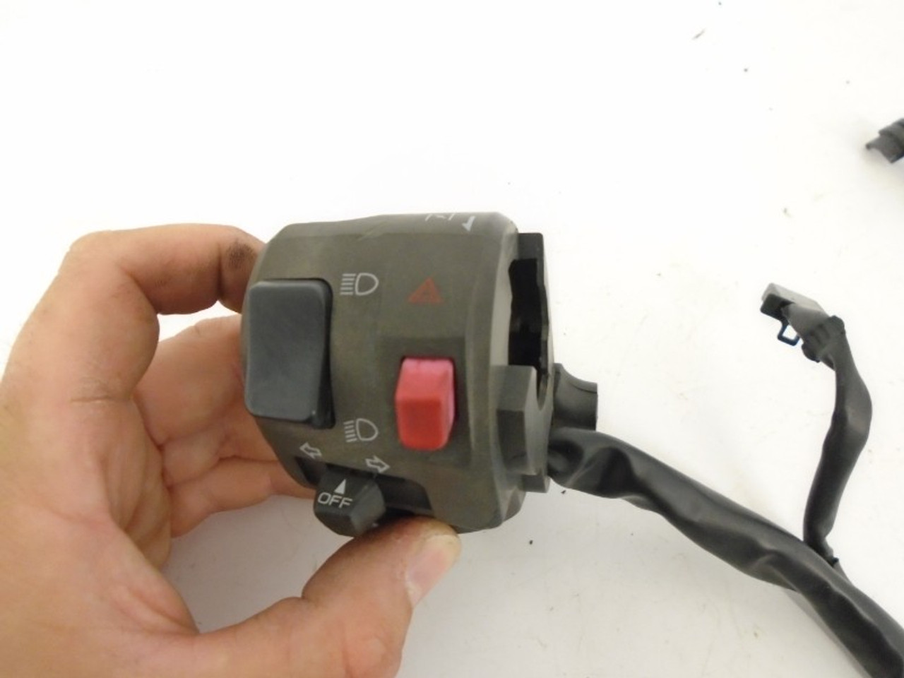 user_9d93a3feページ 98 Kawasaki Ninja ZX6R G ZX6 600 Left Handlebar Bar Switch